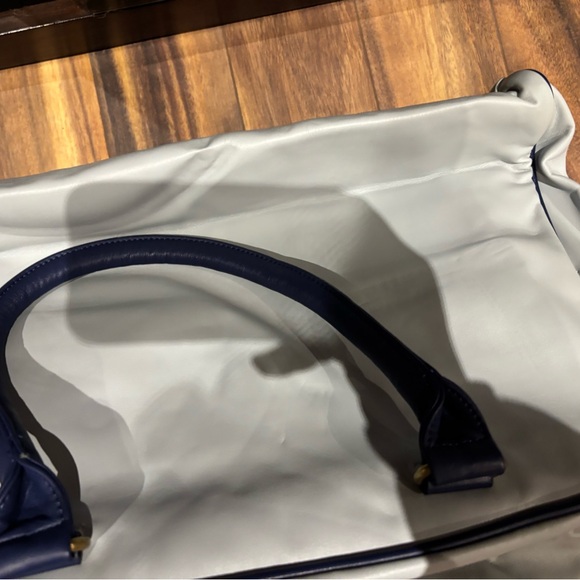 Large vintage Puma bag.   NWT - Picture 3 of 6